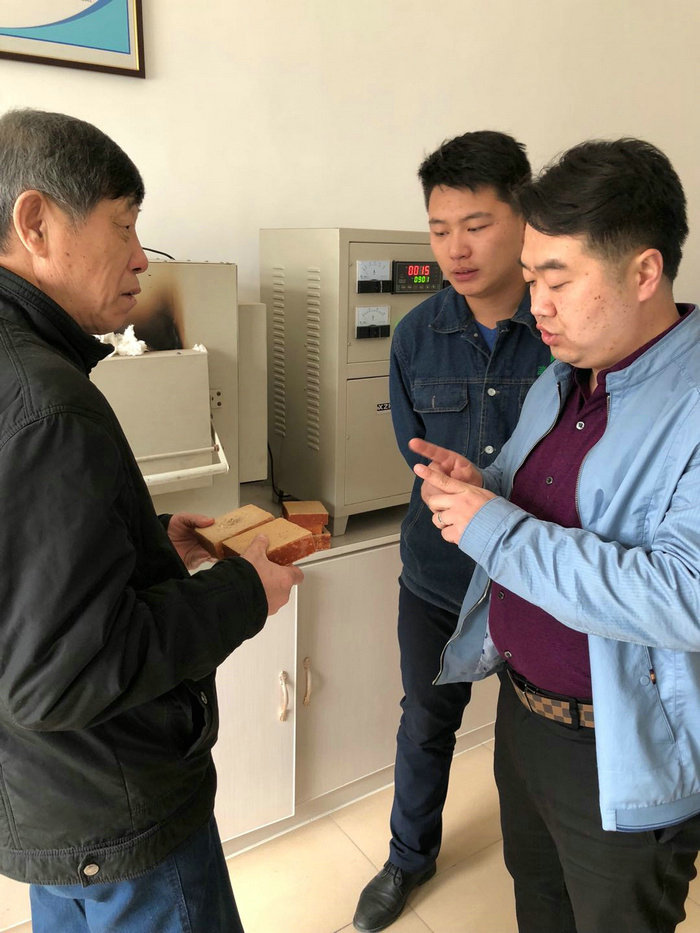 徐殿利秘书长一行视察山东瀛洲节能环保科技有限公司